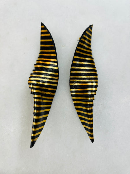 Bela the shell earrings - Black / Gold
