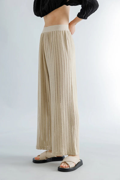 KNITTED BEIGE PANTS