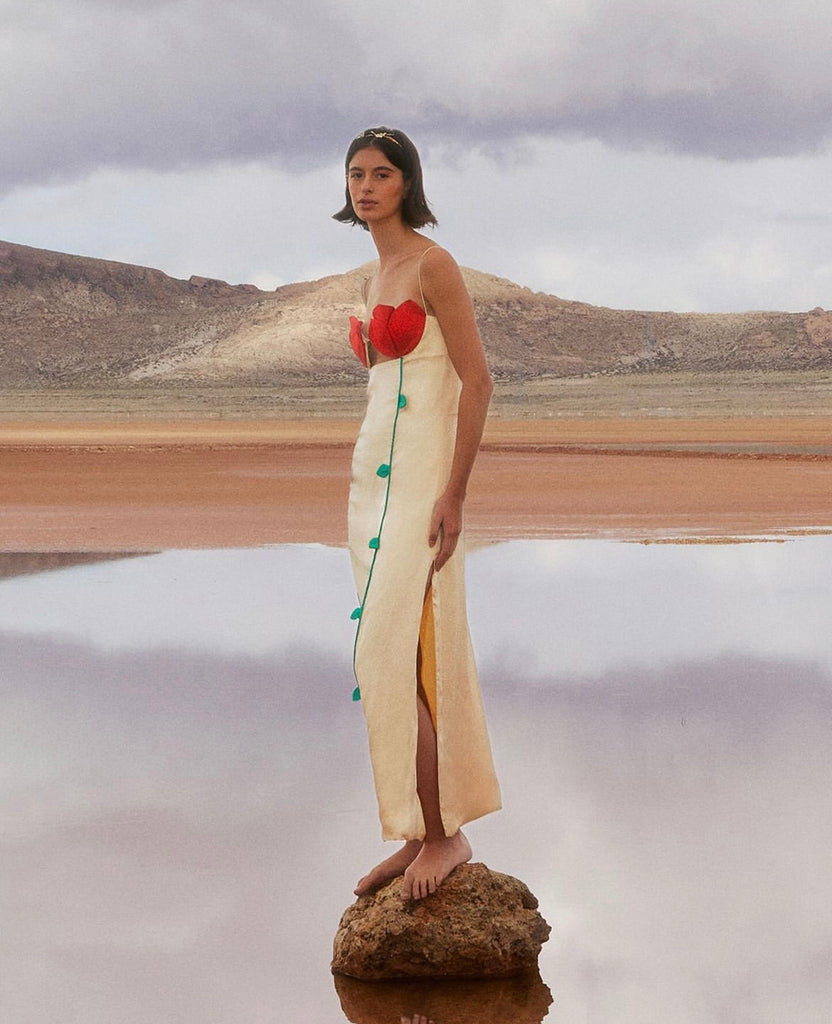 BEIGE ROSE SHAPED BODICE SLEEVELESS MAXI DRESS – PORTES OF GREECE