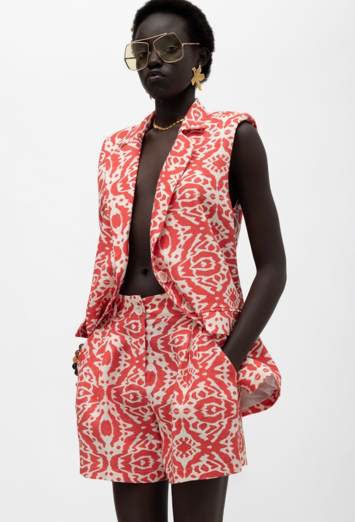 LUANDA ABSTRACT RED SHORTS