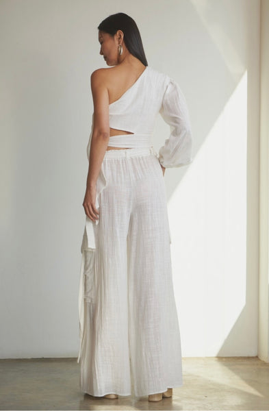 HIGH-RISE LINEN CARGO PANTS IN OFF WHITE