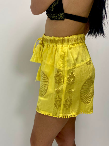 "Calypso" Embroidered Shorts Banana (yellow)