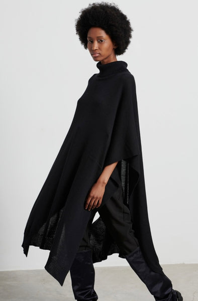BLACK KNITTED LONG PONCHO