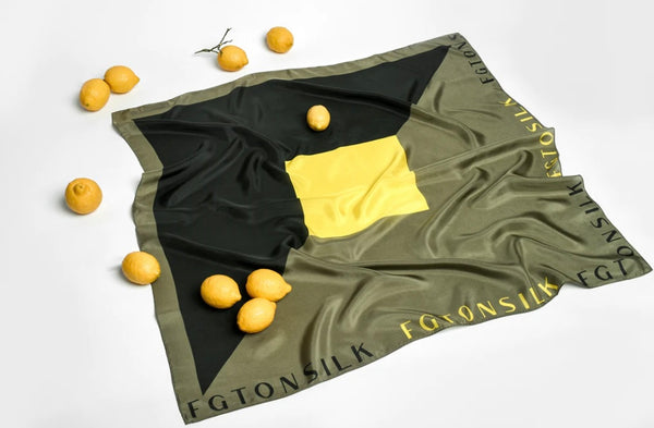 "Logo Scarf / Olive & Citron" scarf 90
