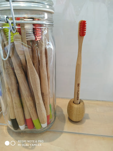 Bamboo Toothbrush Red / Medium